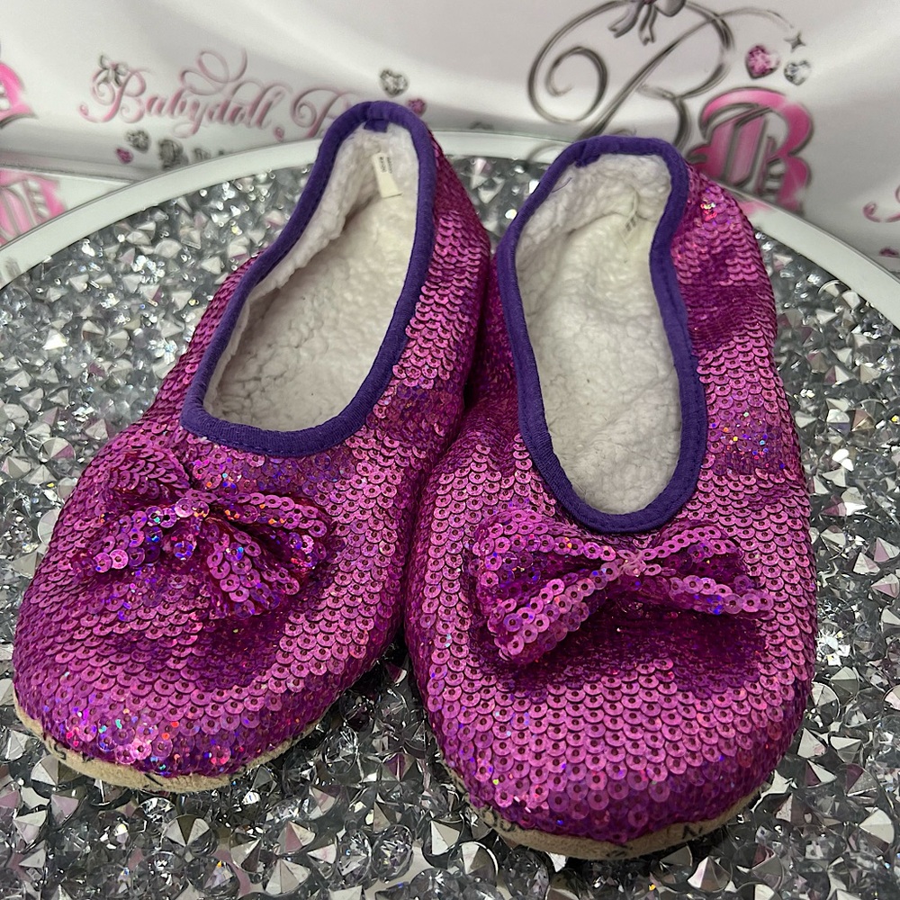 Snoozies slippers sparkly sequin holographic bow ribbon 🎀 slip on grips bottom